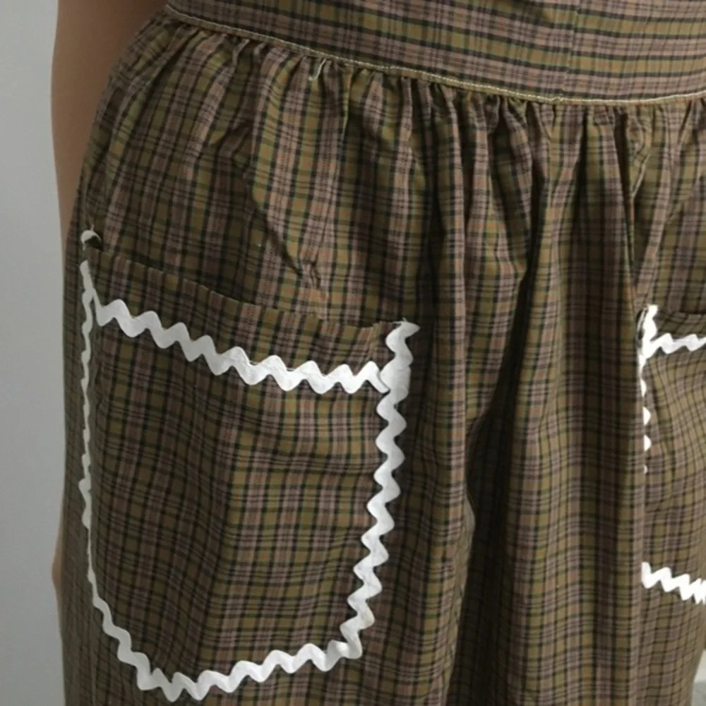 Vintage Brown Half Apron White Rick Rack Pockets Handmade Tie Sash Green Black - Picture 12 of 14